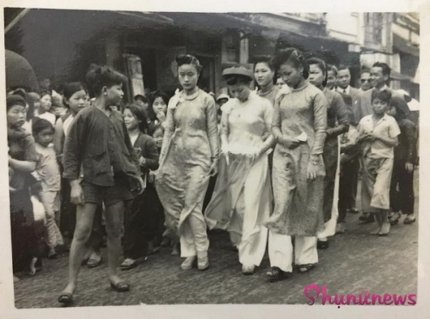 Gặp cô dâu đại tiểu thư đám cưới nguyên "dàn siêu xe" ở Hà Nội xưa - Ảnh 8.