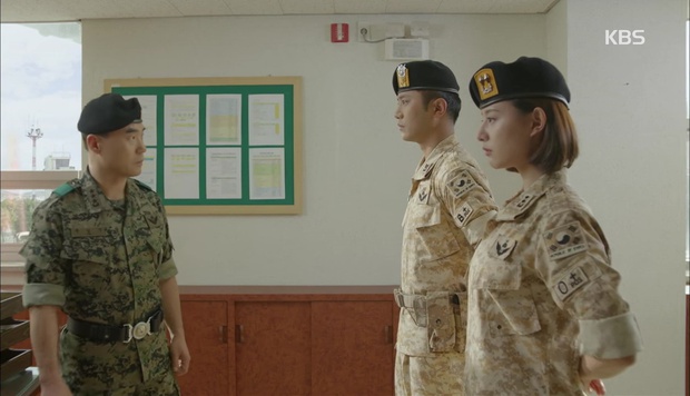 Hậu Duệ Mặt Trời”: Cặp đôi sóng gió Jin Goo - Kim Ji Won cuối cùng cũng  được đoàn tụ!