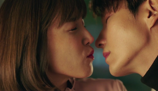“7 First Kisses”: Cô gái may mắn nhất xứ Hàn vừa được Lee Jun Ki tỏ tình, đã đụng độ Park Hae Jin! - Ảnh 15.