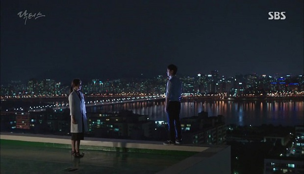 Doctors: Tí nữa thôi, Kim Rae Won – Park Shin Hye đã có cảnh giường chiếu - Ảnh 18.