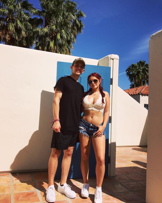 Đọc vị style sexy của Ariel Winter, cô nàng béo đẹp với gout ăn mặc hở cực tự tin - Ảnh 4.