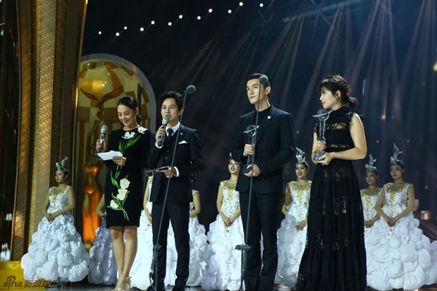 Hồ Ca thành Thị Đế, Lưu Đào là diễn viên có nhân khí cao nhất tại LHP Kim Ưng lần thứ 11 - Ảnh 2.
