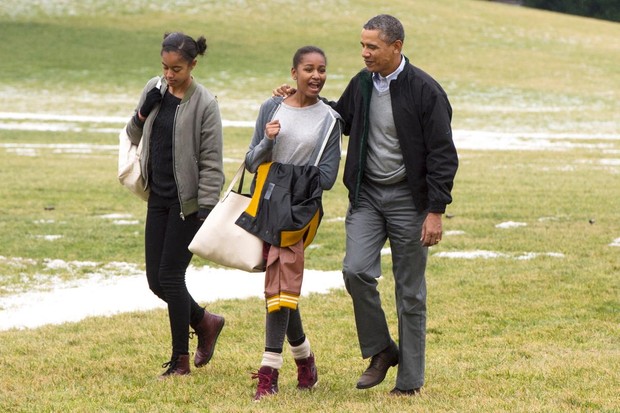 Xem những hình ảnh này mới thấy Tổng thống Obama yêu thương 2 cô con gái đến nhường nào - Ảnh 21.