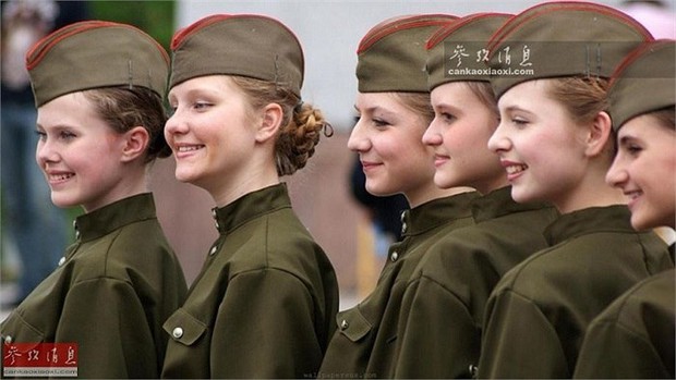 Sửng sốt trước vẻ xinh đẹp của những nữ quân nhân trong quân đội các nước trên thế giới - Ảnh 13.