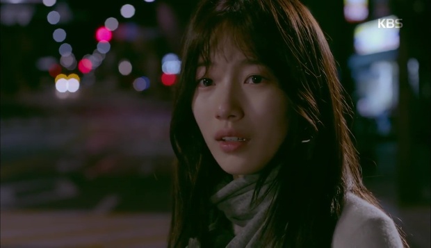 “Uncontrollably Fond”: Kim Woo Bin tặng gấu cho Suzy khiến nữ sinh khác đứng hình - Ảnh 17.
