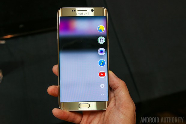 Chọn smartphone thiết kế độc đáo làm quà tặng dịp năm mới - Ảnh 4.