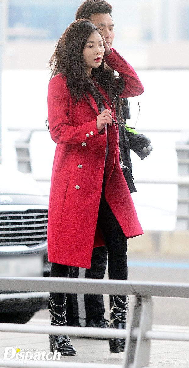 Tiffany (SNSD) mặt khác lạ, Hyuna bỗng đẹp ngây thơ tại sân bay - Ảnh 6.