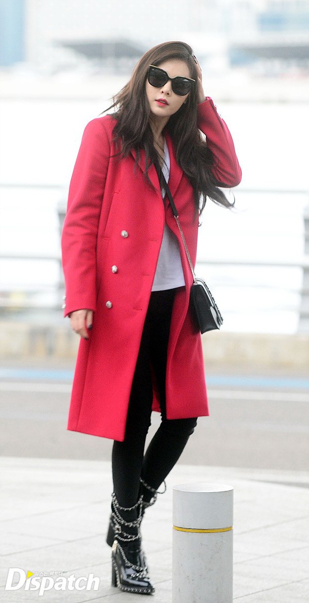 Tiffany (SNSD) mặt khác lạ, Hyuna bỗng đẹp ngây thơ tại sân bay - Ảnh 9.