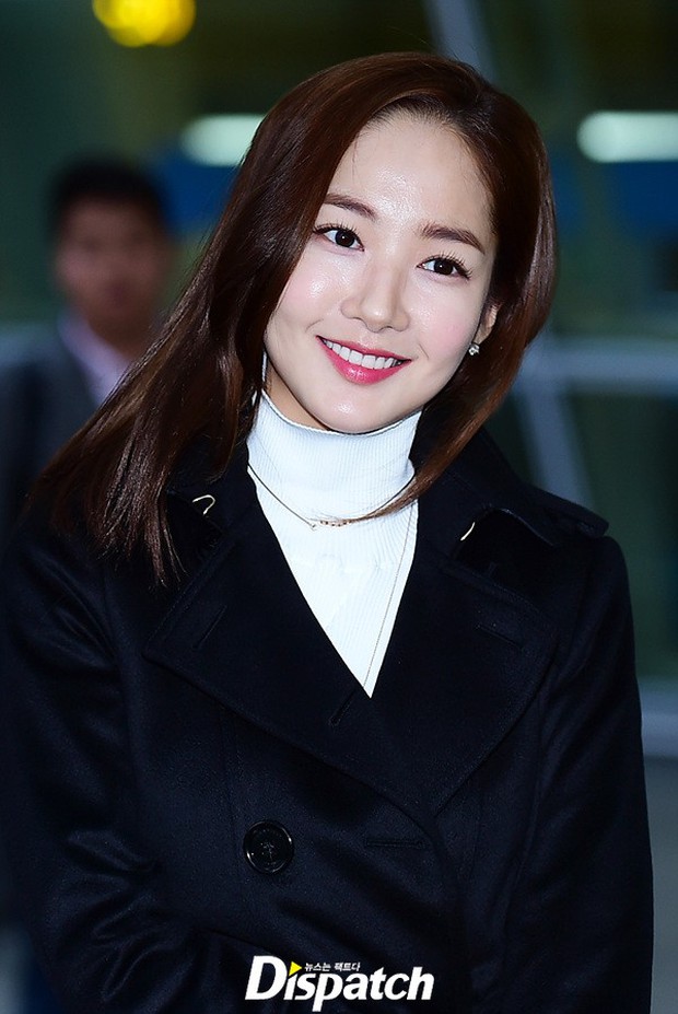 Tiffany (SNSD) mặt khác lạ, Hyuna bỗng đẹp ngây thơ tại sân bay - Ảnh 16.