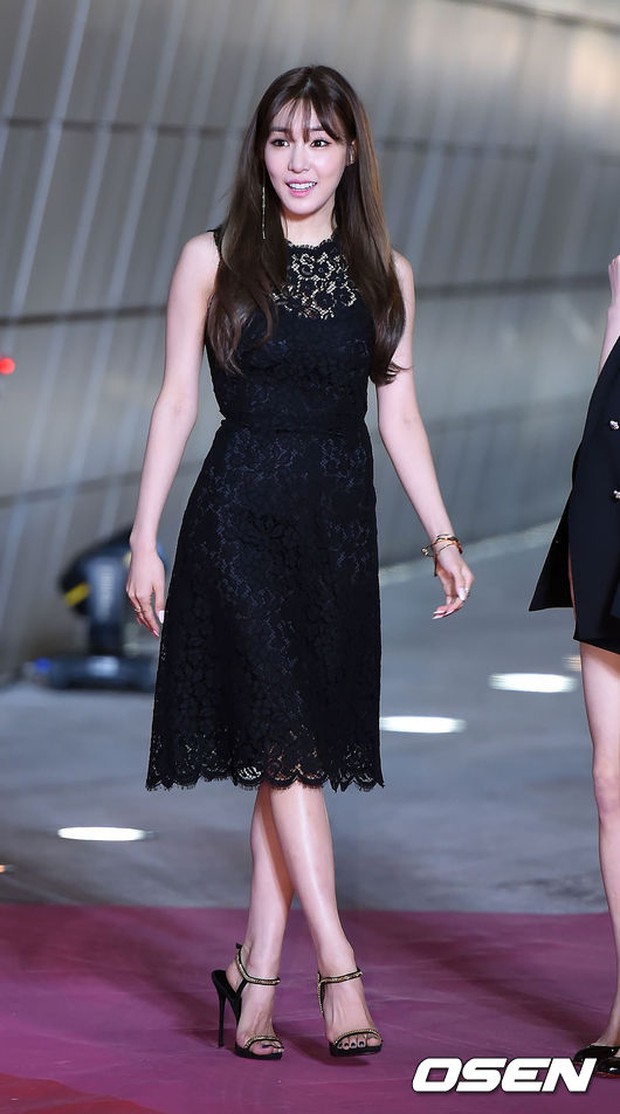 Thảm hồng SIA 2016: Song Joong Ki lịch lãm, SNSD cùng dàn mỹ nhân khoe vòng 1 táo bạo - Ảnh 7.