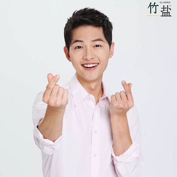 Song Joong Ki hot tới mức làm dậy sóng lại trào lưu Finger heart sign ở khắp nơi! - Ảnh 10.