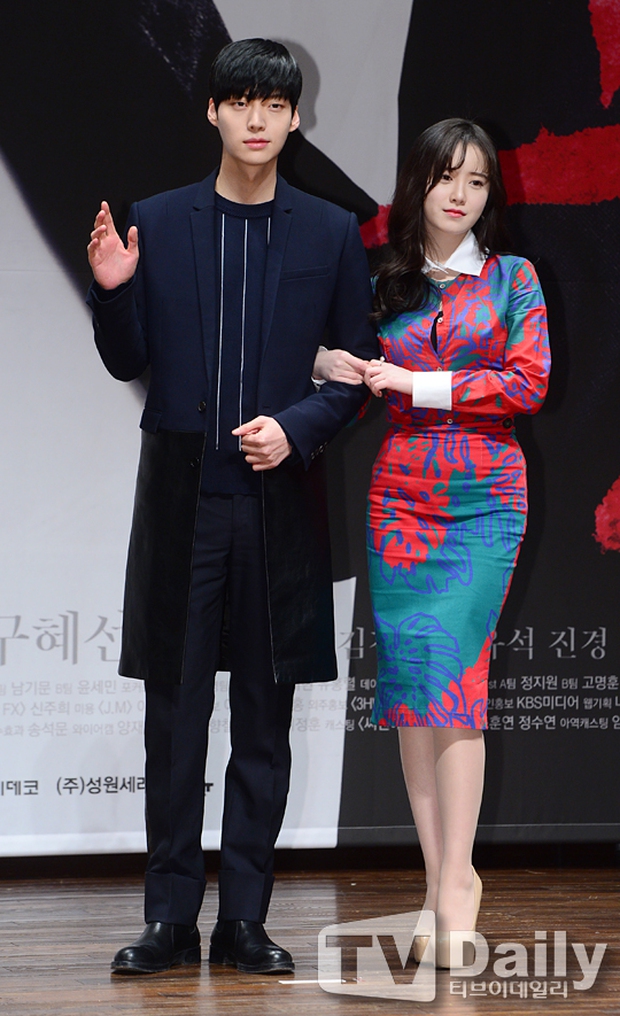 Con ghẻ quốc dân Sulli - Choiza bất ngờ cùng Goo Hye Sun - Ahn Jae Hyun lọt top đầu cặp đôi được yêu thích - Ảnh 1.