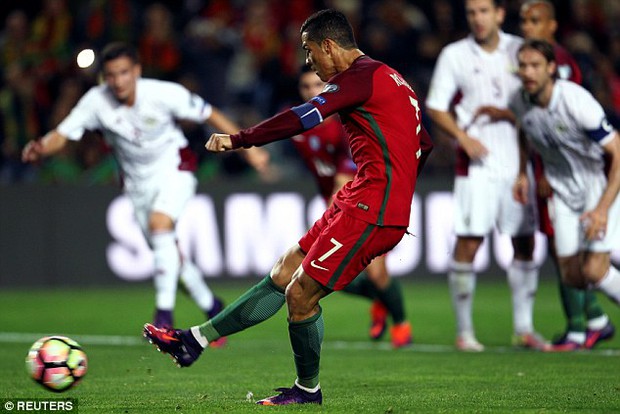 Sút penalty thành công, Ronaldo mở ra chiến thắng 4-1 cho Bồ Đào Nha - Ảnh 4.