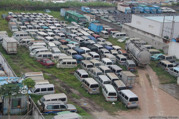 Phát ngốt với những nấm mồ tập thể của các loại xe ở Trung Quốc - Ảnh 14.