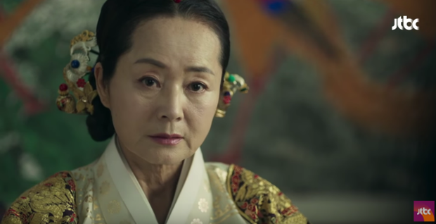 “Phù Thủy Trong Gương” gây chú ý nhờ “học đòi” siêu phẩm “Mặt Trăng Ôm Mặt Trời” - Ảnh 3.