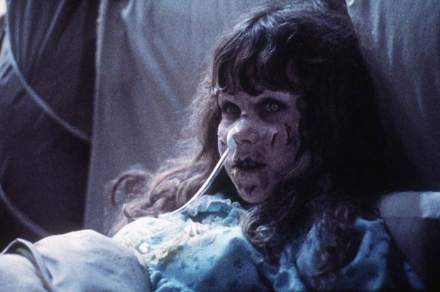 Phiên bản truyền hình của phim kinh dị The Exorcist tung poster mới gây ám ảnh - Ảnh 3.