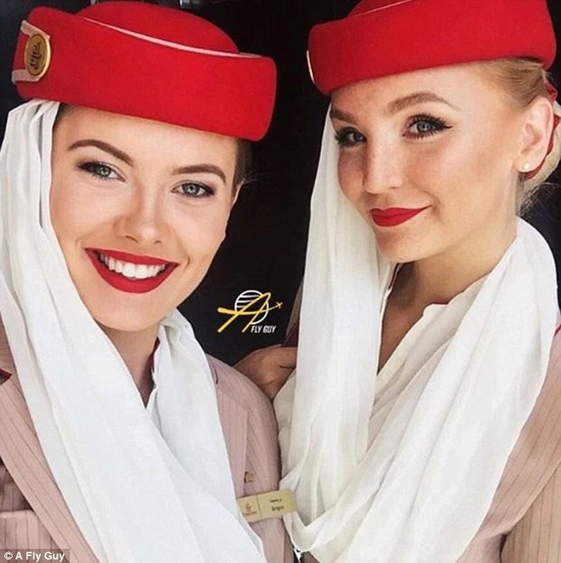 Những nữ tiếp viên hàng không xinh đẹp nhất trên toàn thế giới - Ảnh 4.