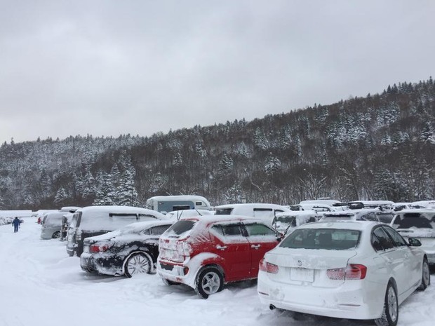 Tuyết rơi dày, hàng trăm du khách Trung Quốc náo loạn sân bay Nhật Bản vì chuyến bay bị hủy - Ảnh 5.