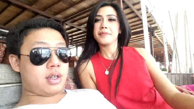 Được tặng ô tô đắt tiền, đồng hồ 7 tỷ, cô gái đồng ý kết hôn với đại gia ngay sau 7 ngày gặp gỡ - Ảnh 2.