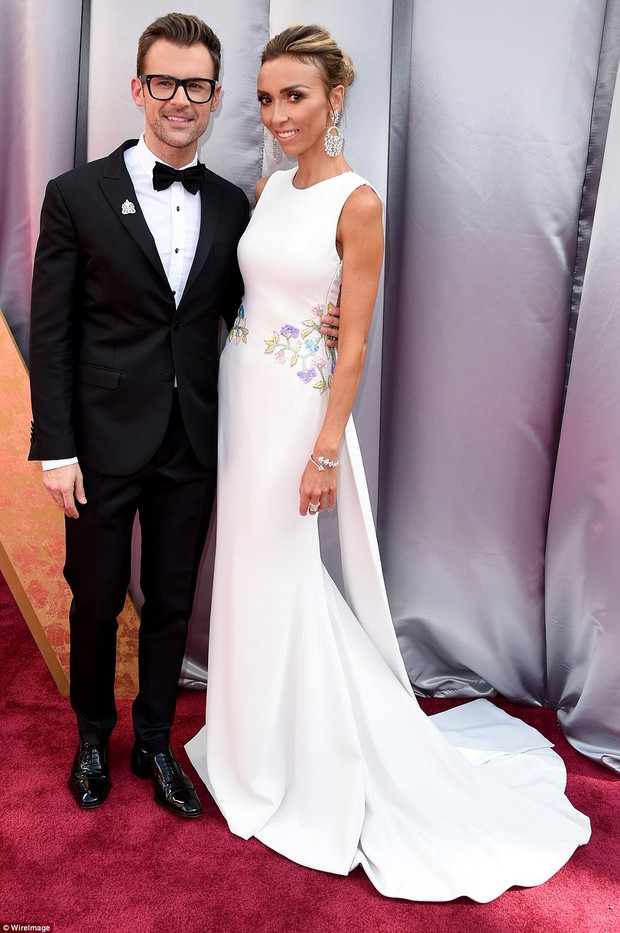Leonardo DiCaprio hộ tống Kate Winslet trên thảm đỏ Oscar 2016 - Ảnh 47.
