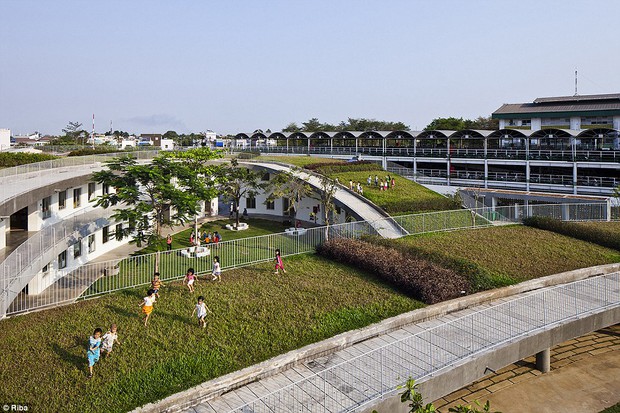 Ngắm nhìn 30 công trình đẹp nhất thế giới, trong đó có nhà trẻ xanh tại Việt Nam - Ảnh 1.