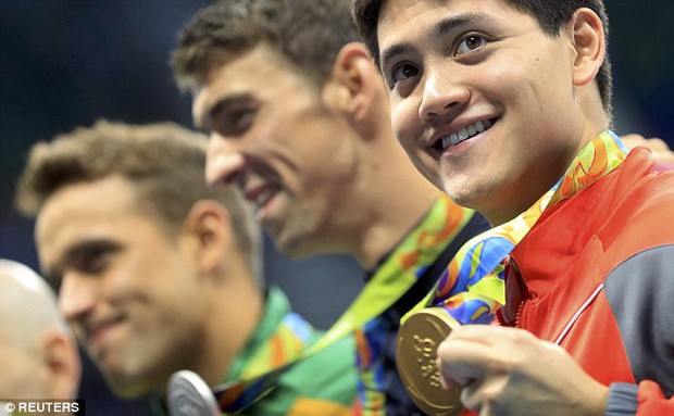 Kình ngư Singapore từng thua Hoàng Quý Phước đánh bại Michael Phelps để giành HCV Olympic - Ảnh 10.