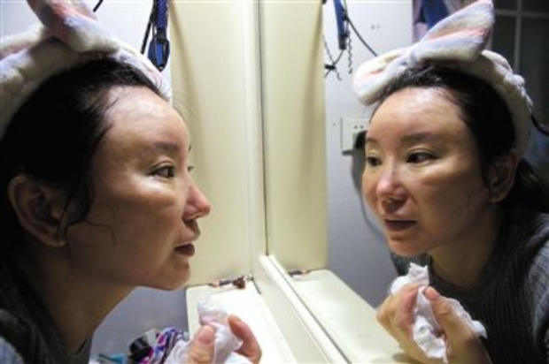 Ham đẹp như gái Hàn, nhiều phụ nữ Trung Quốc ôm hận thiên thu vì phẫu thuật thẩm mỹ hỏng - Ảnh 10.
