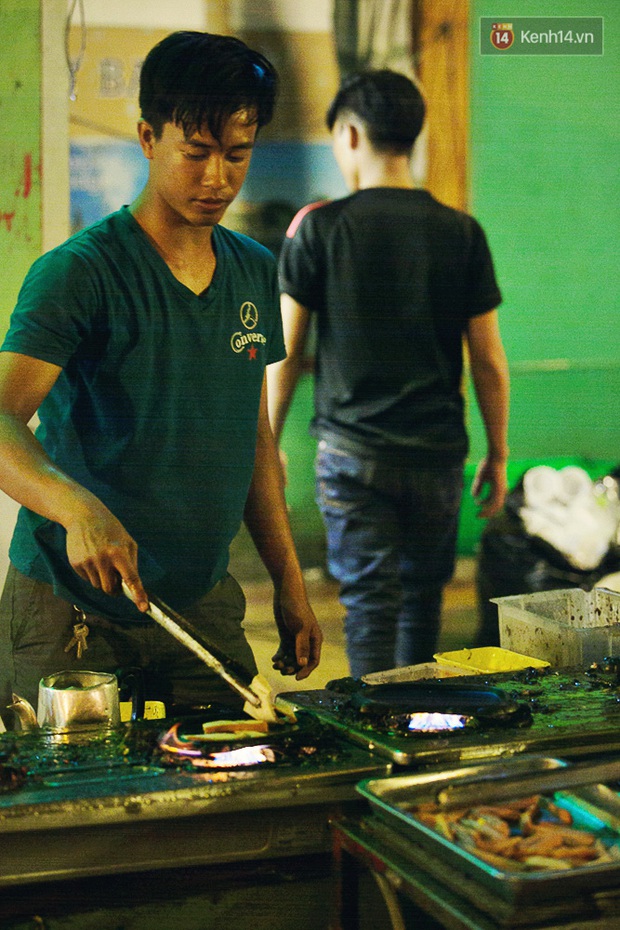 6 quán ăn vỉa hè lúc nào cũng đông nườm nượp ở Sài Gòn - Ảnh 22.