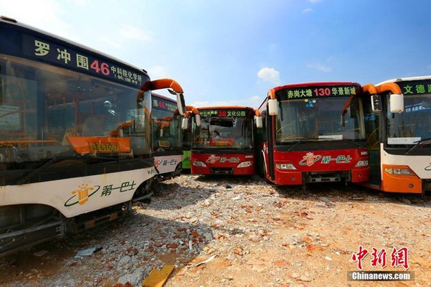 Phát ngốt với những nấm mồ tập thể của các loại xe ở Trung Quốc - Ảnh 15.