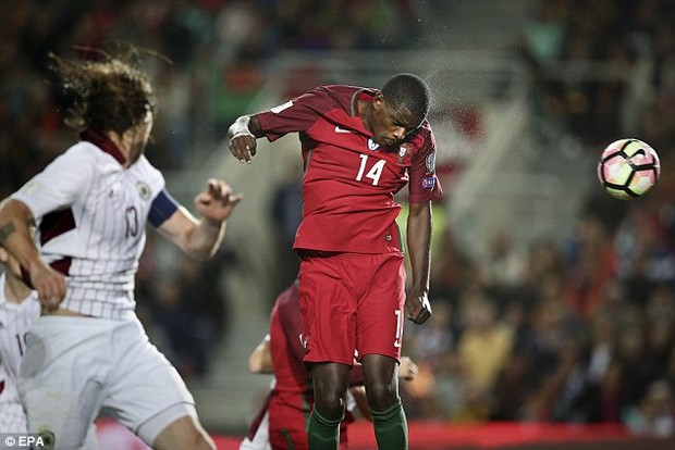 Sút penalty thành công, Ronaldo mở ra chiến thắng 4-1 cho Bồ Đào Nha - Ảnh 7.