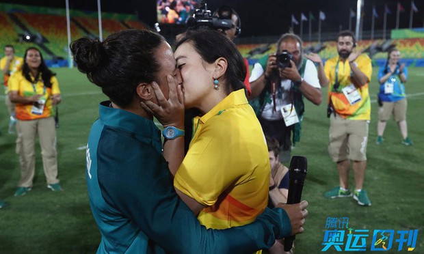 Những khoảnh khắc ngọt ngào và xúc động trên sàn đấu Olympic - Ảnh 6.