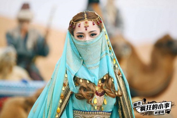 Hé lộ cảnh nóng chế lại 50 Sắc Thái giữa Jessica và Trần Vỹ Đình - Ảnh 8.