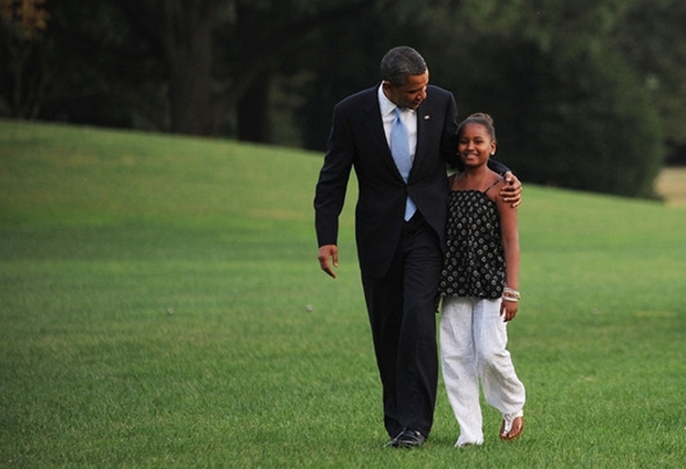 Xem những hình ảnh này mới thấy Tổng thống Obama yêu thương 2 cô con gái đến nhường nào - Ảnh 24.
