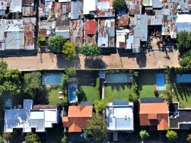 Ám ảnh với đoạn video về những bức tường phân biệt giàu nghèo tại Mỹ Latinh - Ảnh 9.