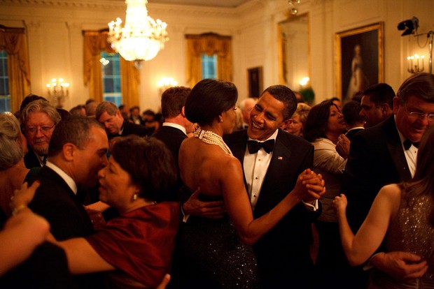 24 năm trôi qua, mối tình của vợ chồng ông Barack Obama vẫn ngọt ngào như ngày đầu - Ảnh 15.