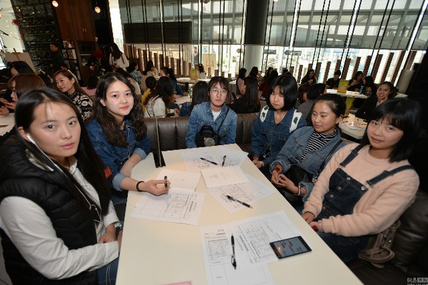 Trung Quốc: Hàng nghìn cô gái xinh đẹp cạnh tranh để giành được tấm vé hẹn hò với triệu phú Dubai - Ảnh 1.