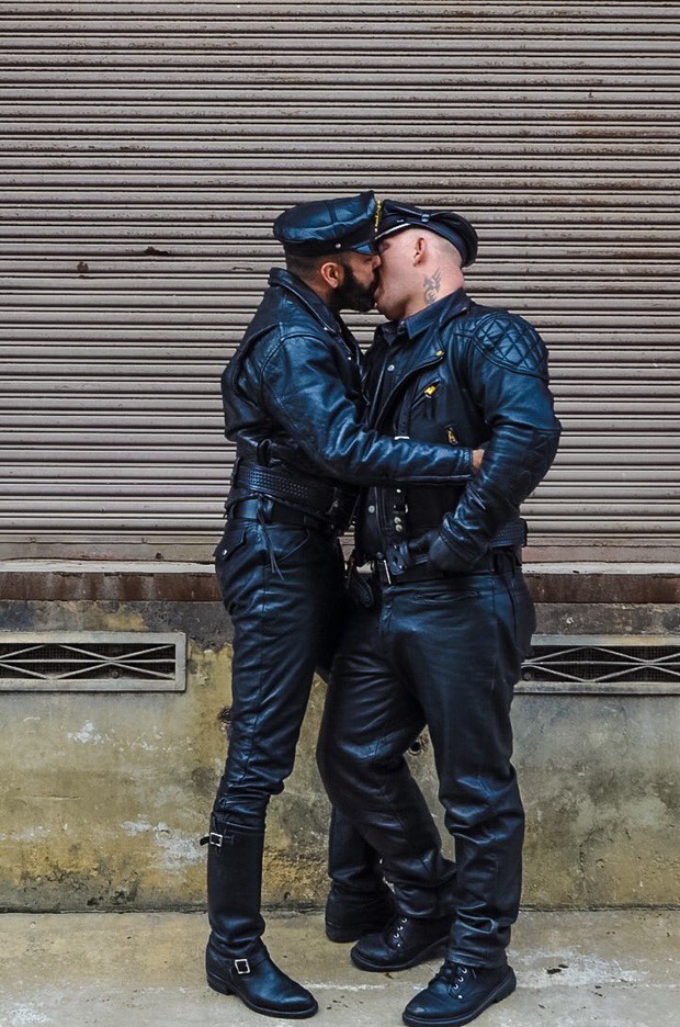 Hàng nghìn cặp đôi đồng tính hôn nhau để chứng minh tình yêu là bất diệt - Ảnh 6.