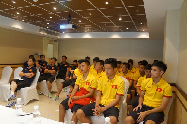 U19 Việt Nam vs U19 Bahrain: Giấc mơ World Cup chỉ cách một bước chân - Ảnh 2.