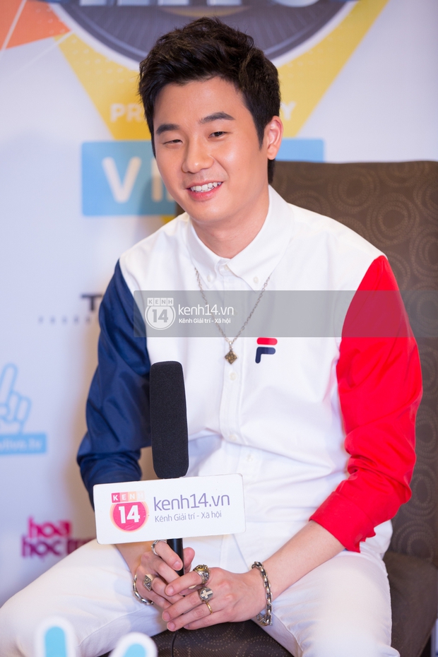 Độc quyền: Khoảnh khắc đáng yêu của BTS, Mamamoo và rapper Basick trong ...