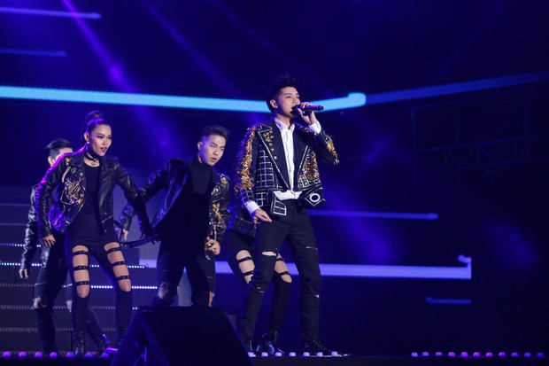 Noo Phước Thịnh khiến fan Việt mát mặt với phần trình diễn xuất sắc trên sân khấu Asia Song Festival - Ảnh 1.