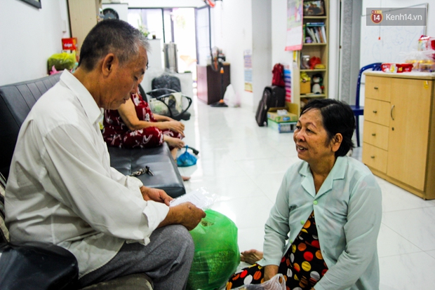Người thầy thuốc hơn 20 năm chữa bệnh miễn phí cho người nghèo ở Sài Gòn - Ảnh 2.