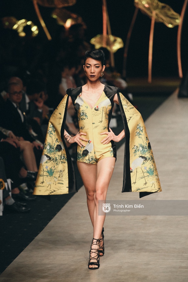Ngày 1 Vietnam Internation Fashion Week: Các NTK đã chiêu đãi người xem những gì? - Ảnh 49.
