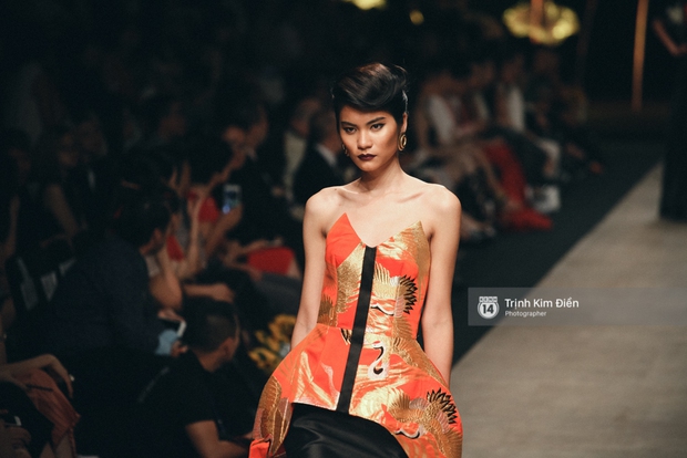 Ngày 1 Vietnam Internation Fashion Week: Các NTK đã chiêu đãi người xem những gì? - Ảnh 56.