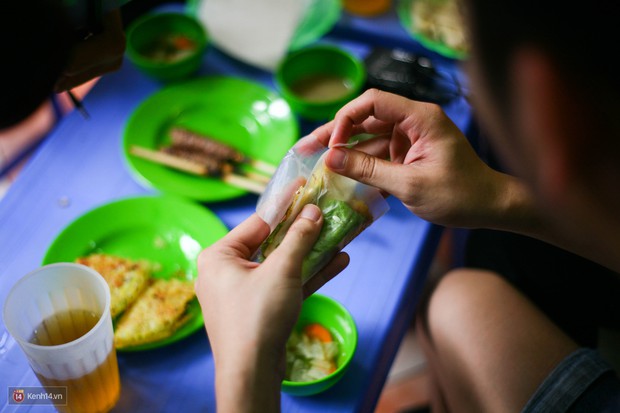 4 quán bánh xèo ngon nổi tiếng ở Hà Nội: ăn đi đừng đợi!  - Hình 6.