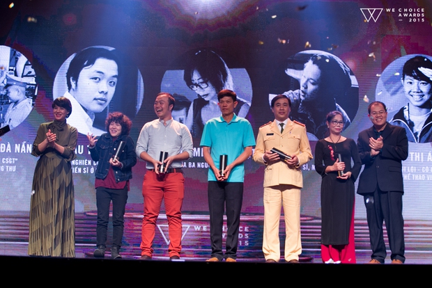 5 Đại sứ truyền cảm hứng xúc động khi được vinh danh trong Gala WeChoice Awards - Ảnh 1.