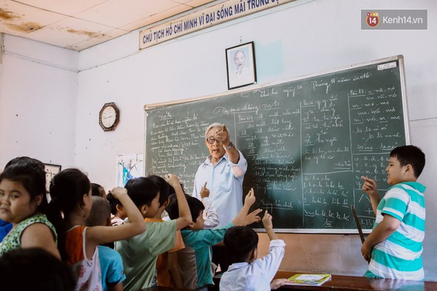 Lớp học 15.000 đồng/tháng của ông giáo già và đám nhóc nghèo ở làng Đại học Quốc gia - Ảnh 7.
