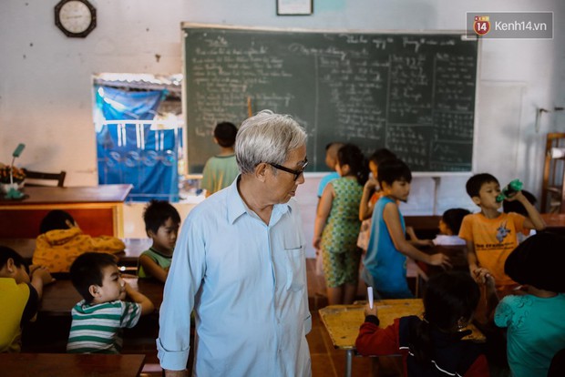 Lớp học 15.000 đồng/tháng của ông giáo già và đám nhóc nghèo ở làng Đại học Quốc gia - Ảnh 8.