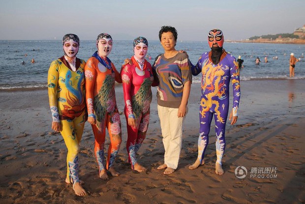 Trông buồn cười nhưng bộ sưu tập áo tắm ninja kinh kịch đang cực hot tại Trung Quốc - Ảnh 7.