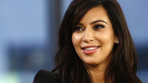 What is so good about gossip queen Kim Kardashian that she has 87 million passionate fans? - Photo 16.