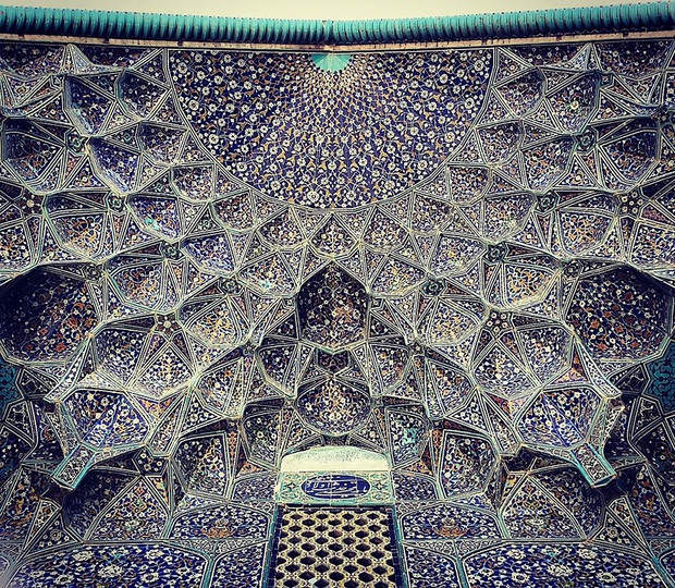 Ngắm nét đẹp kiến trúc Trung Đông khác lạ qua bộ ảnh trần nhà đầy hoa lệ - Ảnh 14.